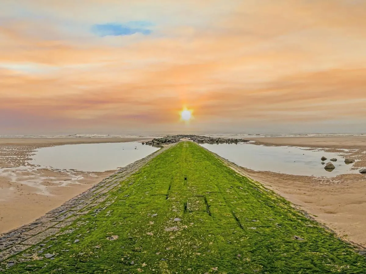 Apartment Overlooking The Sea Middelkerke 0*,