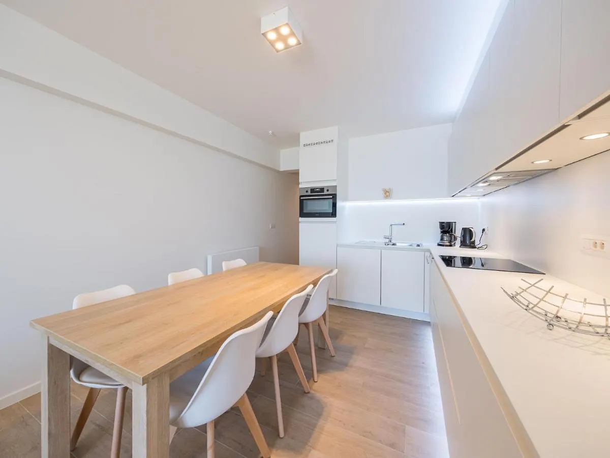 Apartment Overlooking The Sea ミデルケルケ 0*,  ベルギー