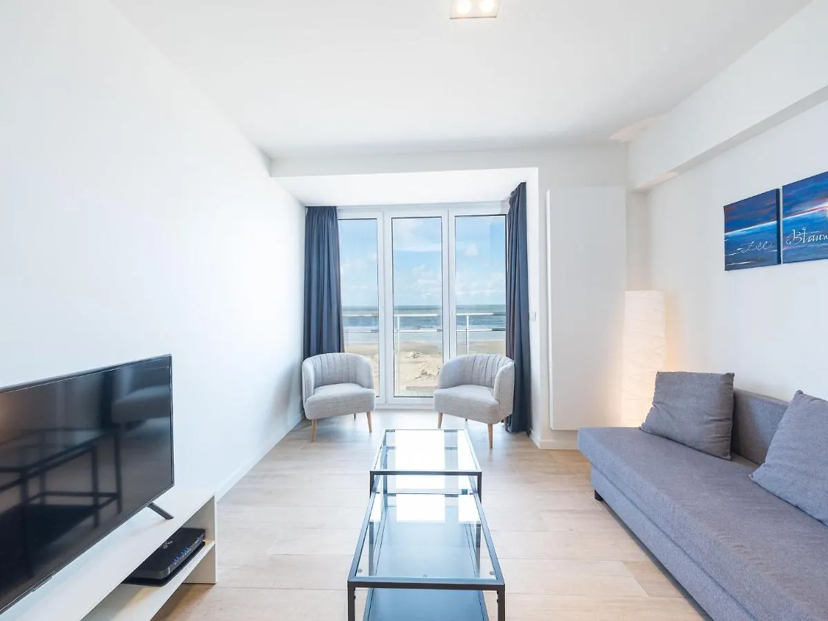 Apartment Overlooking The Sea ミデルケルケ