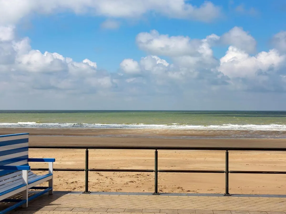 Apartment Overlooking The Sea ミデルケルケ