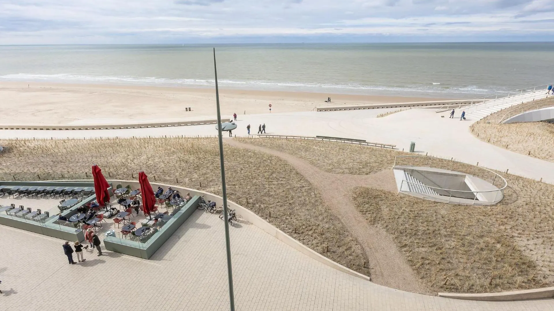 Apartment Overlooking The Sea ミデルケルケ 0*,  ベルギー